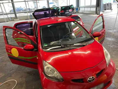 Gebraucht Toyota Aygo 67 PS (49 kW) 2008 Rot Kleinwagen