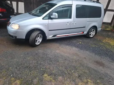 Gebraucht VW Caddy Maxi 130 PS (95 kW) 2011 Silber Van / Kleinbus