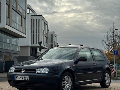 Blau Gebraucht 1998 VW Golf IV Kleinwagen | 1.999 € (Fairer Preis)