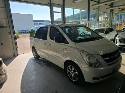 Gebraucht Hyundai H-1 170 PS (125 kW) 2009 Weiß Van / Kleinbus