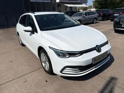 Gebraucht VW Golf VIII Life 150 PS (110 kW) 2022 Weiß Kombi