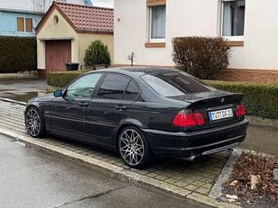 BMW 323