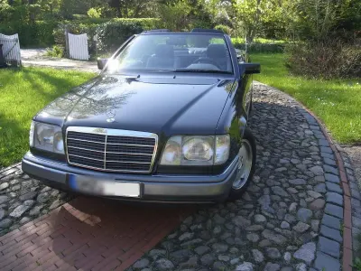 Gebraucht Mercedes E220 Sportline 150 PS (110 kW) 1995 Schwarz Cabrio