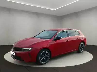 Gebraucht Opel Astra 110 PS (80 kW) 2023 Kardio rot (metallic) Kleinwagen