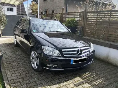 Gebraucht Mercedes C180 156 PS (114 kW) 2009 Schwarz Kombi