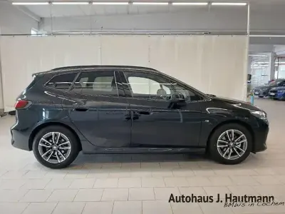 Gebraucht BMW 218 Active Tourer M Sport 136 PS (100 kW) 2025 Schwarz Van / Kleinbus