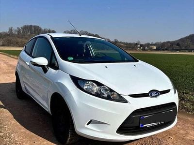 Gebraucht Ford Fiesta 60 PS (44 kW) 2009 Weiß Kleinwagen