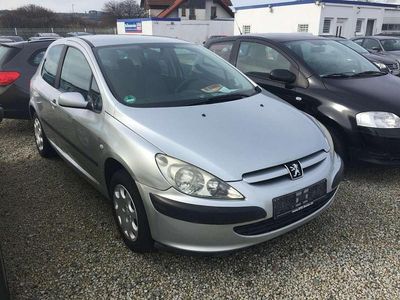 Silber (metallic) Gebraucht 2004 Peugeot 307 Filou Limousine | 2.750 € (Teuer)