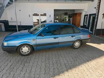 Gebraucht VW Passat 115 PS (84 kW) 1993 Blau Limousine