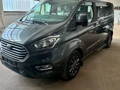 Gebraucht Ford Tourneo Titanium 131 PS (96 kW) 2021 Grau Van / Kleinbus
