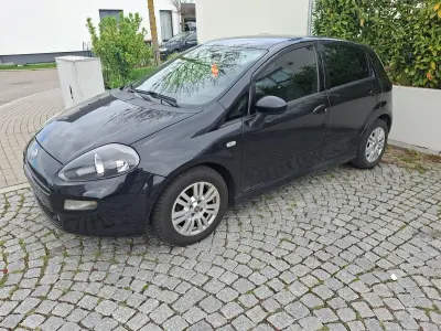 Gebraucht Fiat Grande Punto 86 PS (63 kW) 2013 Schwarz Kleinwagen