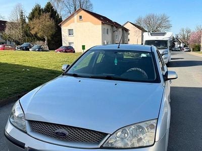Gebraucht Ford Mondeo Ghia 145 PS (106 kW) 2001 Silber Limousine