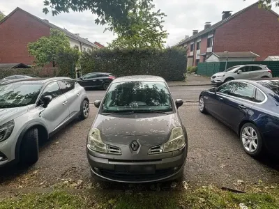 Używany Renault Modus 75 KM (55 kW) 2011 Szary Minivan