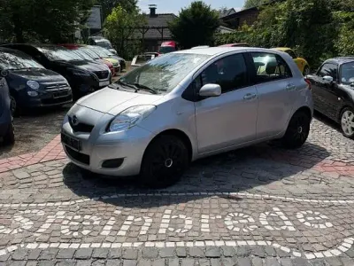Gebraucht Daihatsu Charade 99 PS (72 kW) 2012 Silber Limousine
