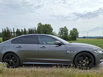 Gebraucht Jaguar XF R-Sport 300 PS (220 kW) 2017 Grau Limousine