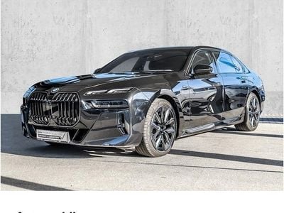 Gebraucht BMW 740 M Sport 299 PS (219 kW) 2025 Saphirschwarz Limousine