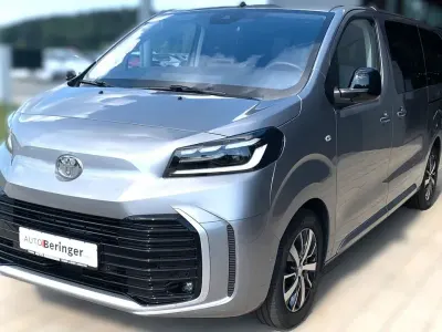Gebraucht Toyota Proace Team 177 PS (130 kW) 2025 Silber Van / Kleinbus