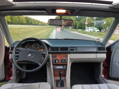 Gebraucht Mercedes 230 132 PS (97 kW) 1989 Rot Kombi
