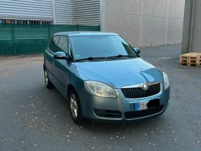 Gebraucht Skoda Fabia 80 PS (58 kW) 2008 Blau Kleinwagen