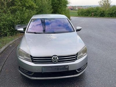 Second-hand VW Passat Comfortline 122 CP (89 kW) 2011 Argintiu Berlinǎ