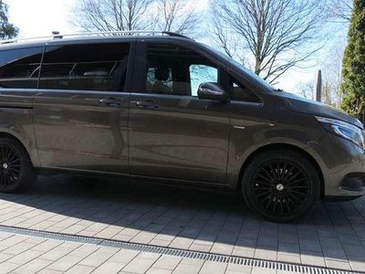 Gebraucht Mercedes V250 Avantgarde Edition 190 PS (139 kW) 2015 Braun Van / Kleinbus