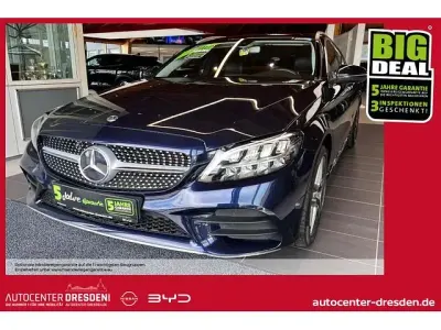Gebraucht Mercedes C180 AMG line 156 PS (114 kW) 2018 Cavansitblau  metalliclack Kombi