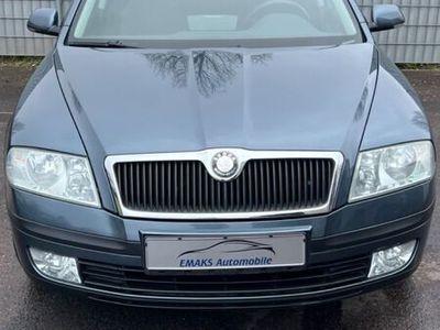 gebraucht Skoda Octavia Combi 1.6 FSI Elegance