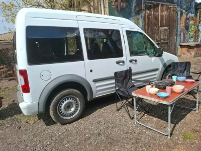 Gebraucht Ford Tourneo Connect 90 PS (66 kW) 2010 Weiß Van / Kleinbus