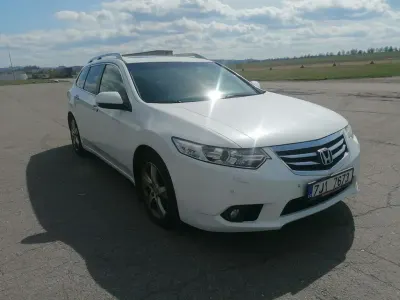 Usata Honda Accord Executive 179 CV (131 kW) 2012 Bianco Station wagon