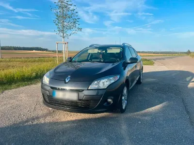 Gebraucht Renault Mégane GrandTour 132 PS (97 kW) 2011 Grau Kombi