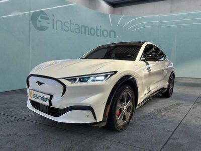 Weiß Gebraucht 2022 Ford Mustang Mach-E SUV | 32.699 € (Guter Preis)