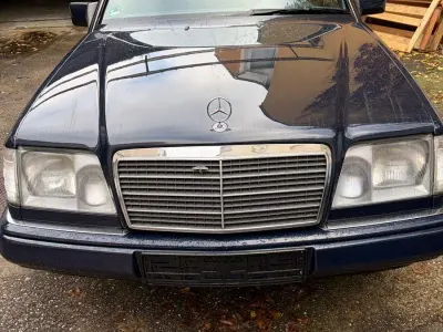 Brugt Mercedes E220 150 HK (110 kW) 1994 Blå Sedan