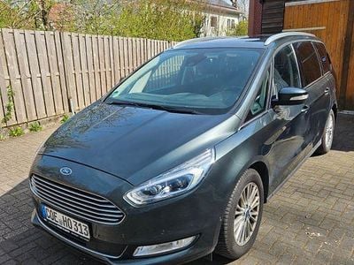 Second-hand Ford Galaxy Titanium 209 CP (153 kW) 2017 Verde Monovolum