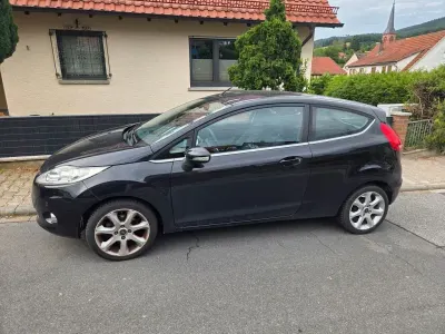 Gebraucht Ford Fiesta Titanium 82 PS (60 kW) 2010 Schwarz Limousine