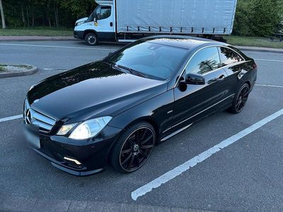 Gebraucht Mercedes E350 AMG 231 PS (169 kW) 2010 Schwarz Coupé
