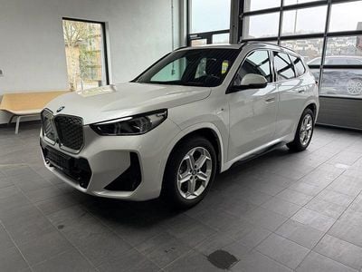 Gebraucht BMW iX1 M Sport 230 kW (313 PS) 2025 Mineralweiss metallic SUV