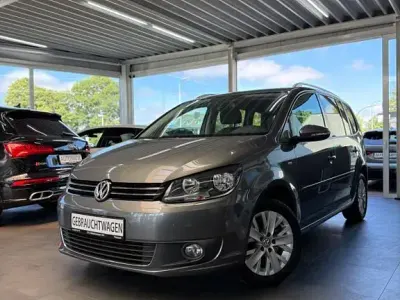 Gebraucht VW Touran Comfortline 140 PS (102 kW) 2013 Grau Van / Kleinbus
