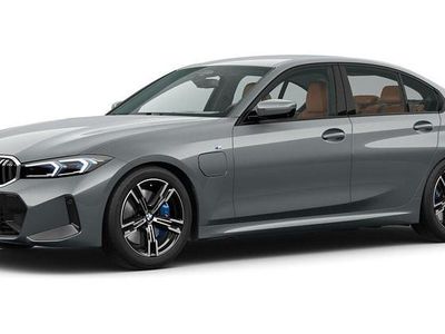 Grau Gebraucht 2024 BMW 330e Comfort Edition Limousine | 46.794 € (Superpreis)