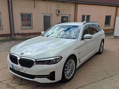 Gebraucht BMW 530e Efficient Dynamics 184 PS (135 kW) 2023 Weiß Kombi