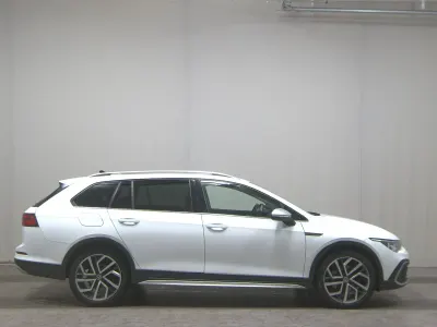 Gebraucht VW Golf Alltrack 200 PS (147 kW) 2022 Weiss Kombi