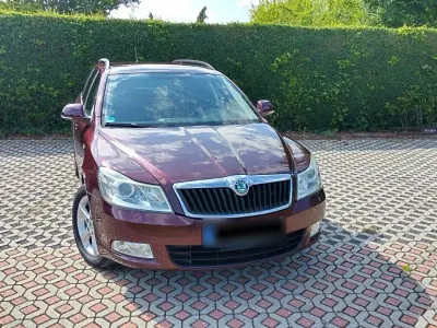 Gebraucht Skoda Octavia Family 105 PS (77 kW) 2011 Kombi