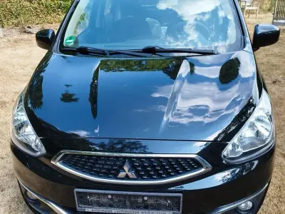 Gebraucht Mitsubishi Space Star 71 PS (52 kW) 2018 Schwarz Kleinwagen