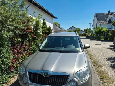Gebraucht Skoda Yeti Plus Edition 122 PS (89 kW) 2011 Silber SUV