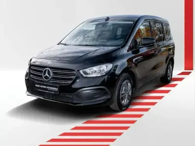 Gebraucht Mercedes T180 Style 131 PS (96 kW) 2024 Schwarz Van / Kleinbus