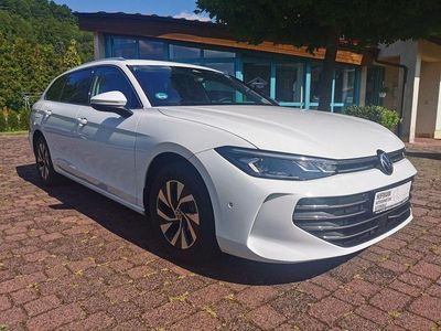 Gebraucht VW Passat Business 150 PS (110 kW) 2024 Weiß Kombi