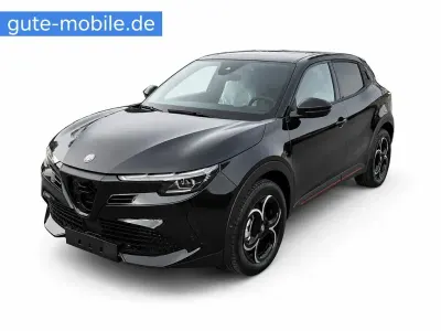 Neu Alfa Romeo Junior Edizione Speciale 136 PS (100 kW) 2025 Nero tortona SUV