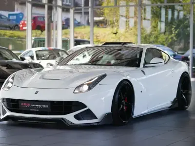 Usata Ferrari F12 736 CV (541 kW) 2015 Bianco Coupé