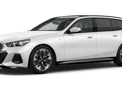 Gebraucht BMW 540 Comfort Edition 303 PS (222 kW) 2025 Weiß Kombi