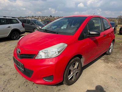 Gebraucht Toyota Yaris Cool 69 PS (50 kW) 2012 Rot Kleinwagen