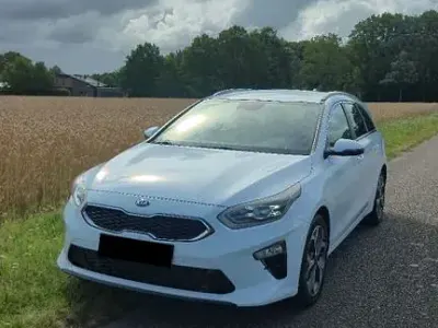 Gebraucht Kia Ceed Sportswagon Spirit 140 PS (102 kW) 2020 Weiß Kombi